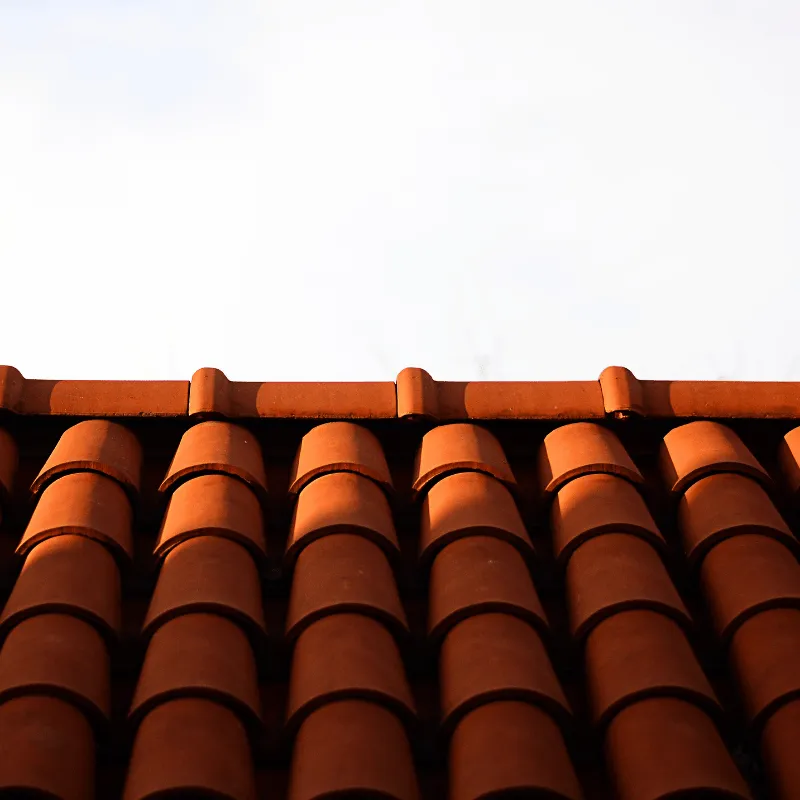 toiture en tuiles réparée neuve
